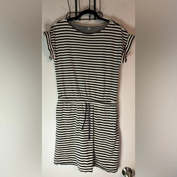 Uniqlo medium navy and white terry cloth striped dress with pockets & drawstring - Picture 1 of 6
